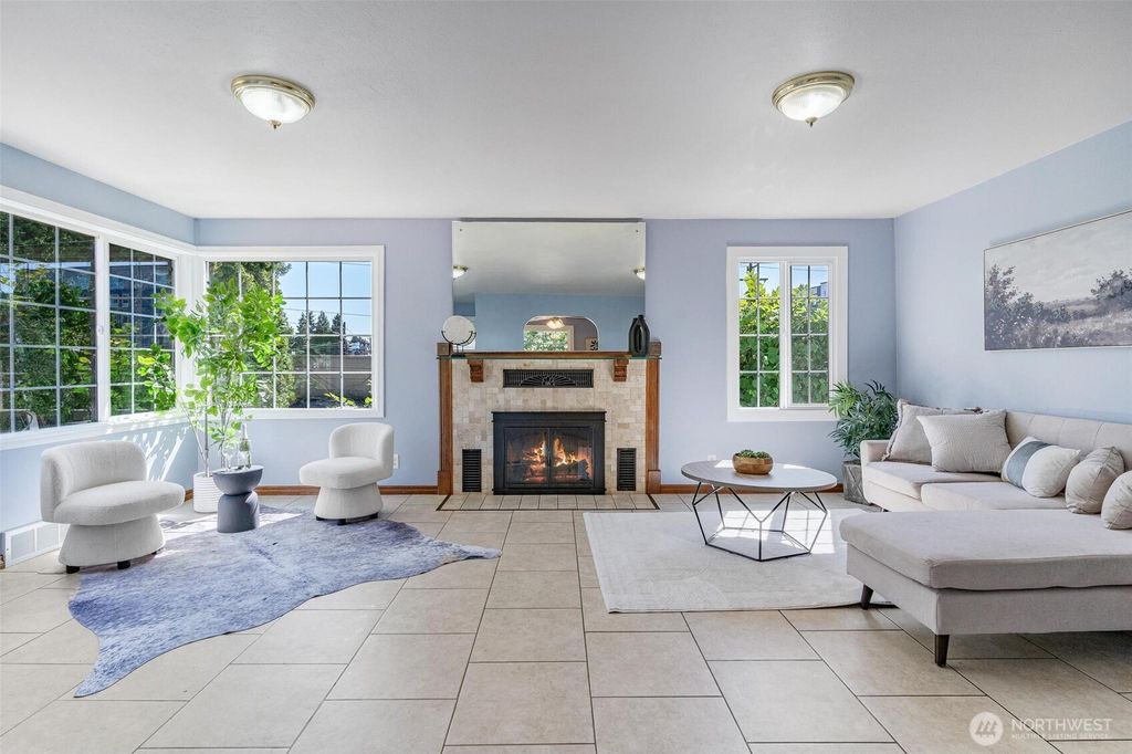 Photo of 939 N 88th st St, Seattle, WA 98103 (MLS # 2407709)
