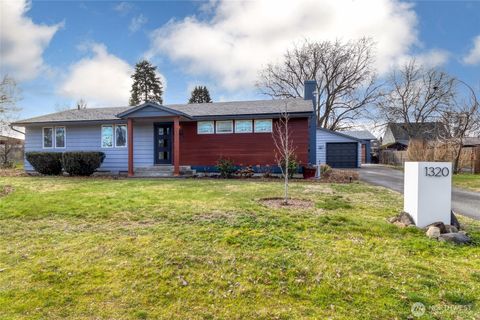 Photo of 1320 Whitman Street, Walla Walla, WA 99362 (MLS # 2487407)