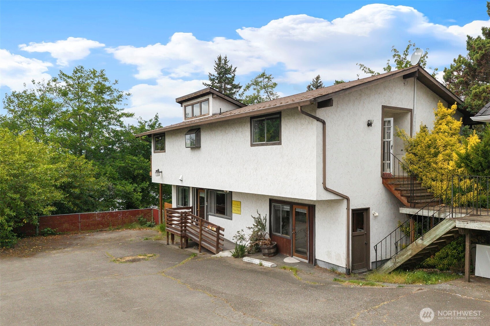 2321 Wheaton Wy
