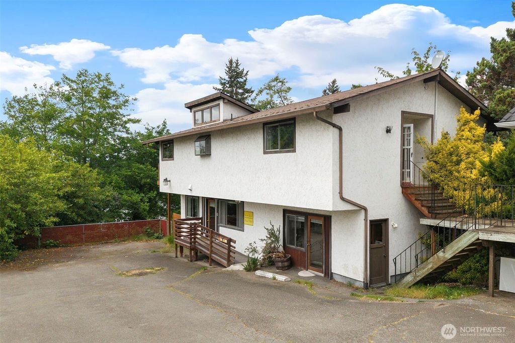 Photo of 2321 Wheaton Wy WAY, Bremerton, WA 98310 (MLS # 2525506)
