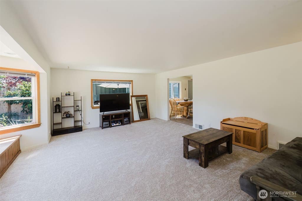 Photo of 143 Dora Avenue, Bremerton, WA 98312 (MLS # 2558405)