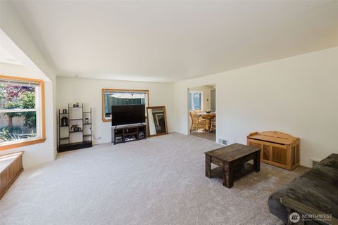 Photo of 143 Dora Avenue, Bremerton, WA 98312 (MLS # 2558405)