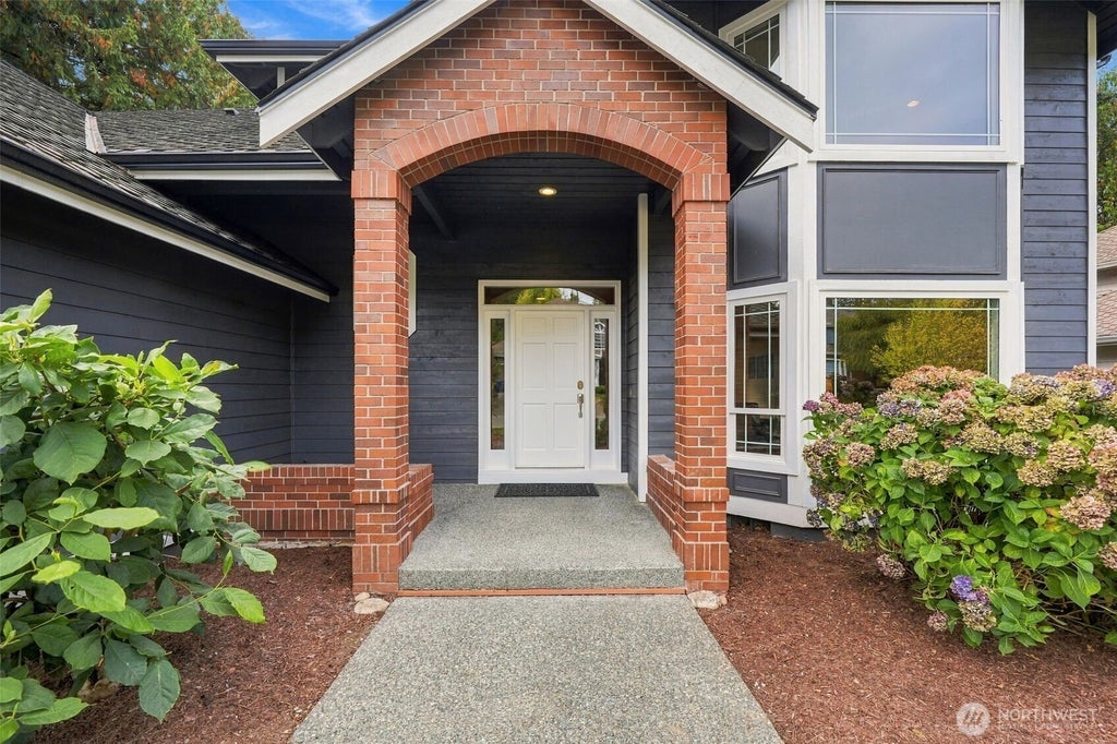 Photo of 1803 229th Avenue NE, Sammamish, WA 98074 (MLS # 2586468)