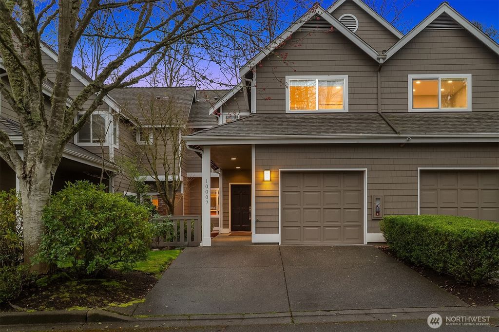 Photo of 10007 NE 37th Court, Kirkland, WA 98033 (MLS # 2489301)