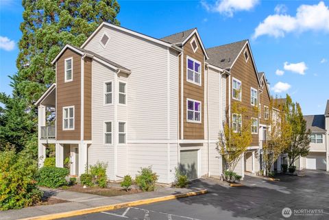 Photo of 3116 164th Street #301, Lynnwood, WA 98087 (MLS # 2441131)