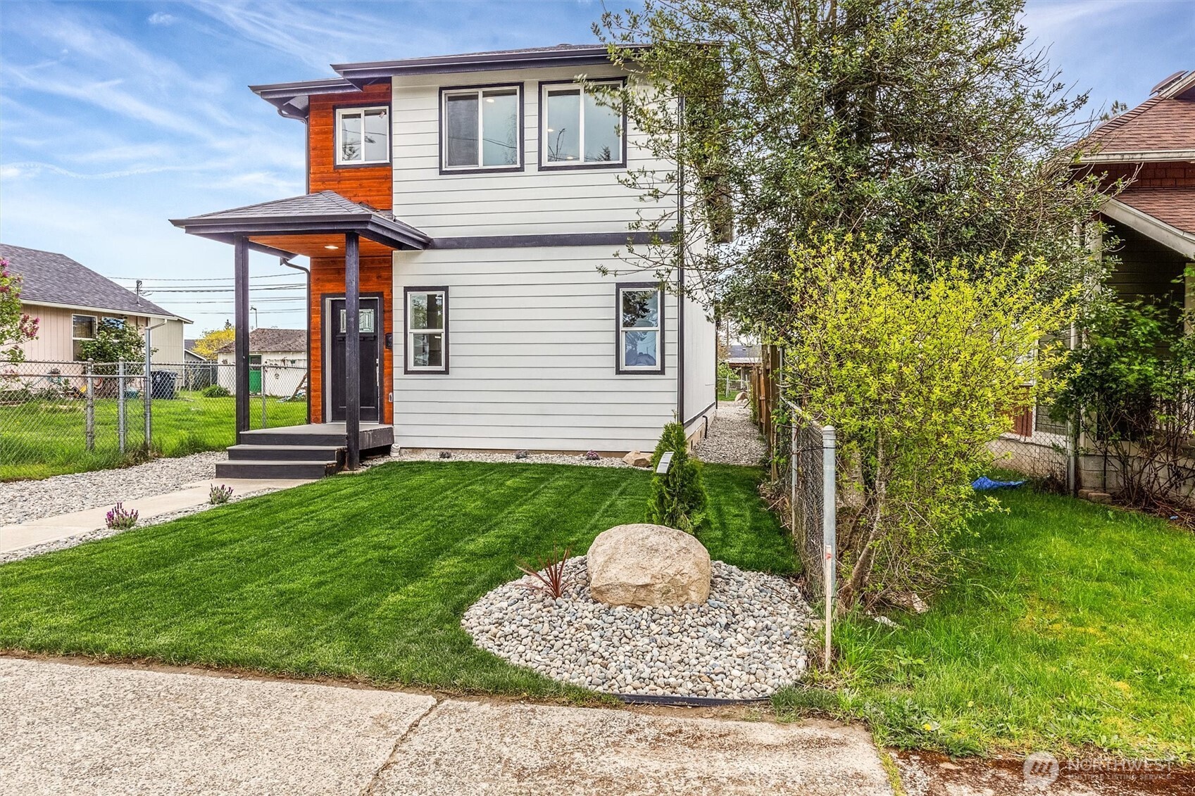 934 E 61st