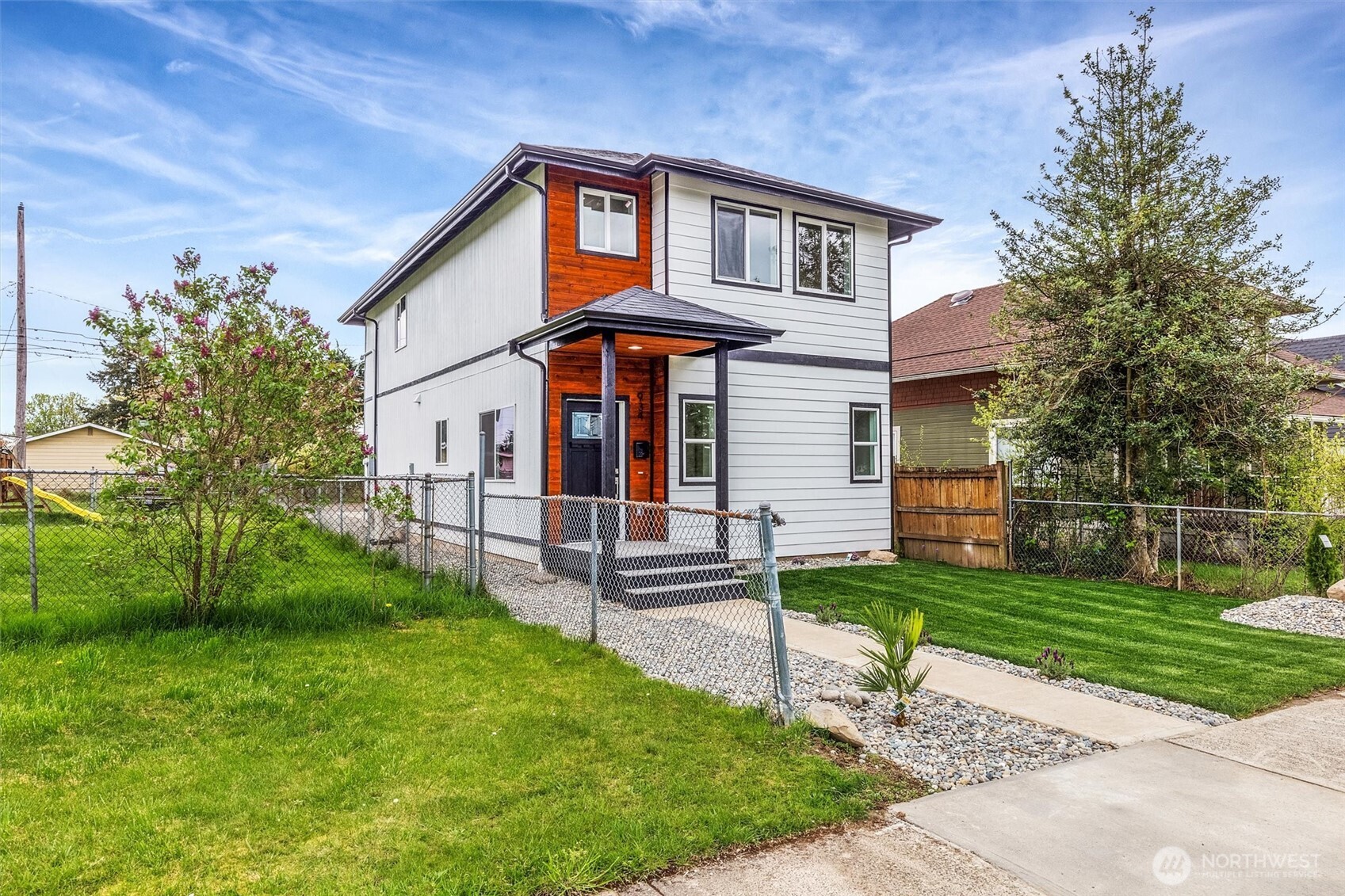 934 E 61st