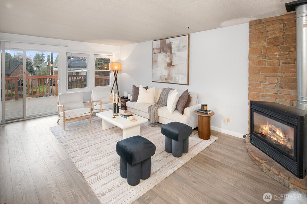 Photo of 942 N 82nd Street, Seattle, WA 98103 (MLS # 2482298)