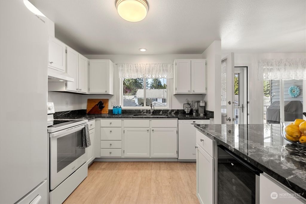 listing image 9368459423182832591