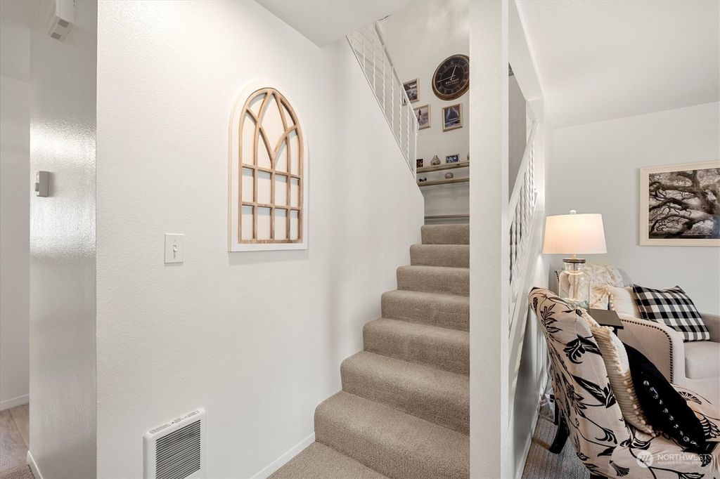 listing image 9366620526321106961