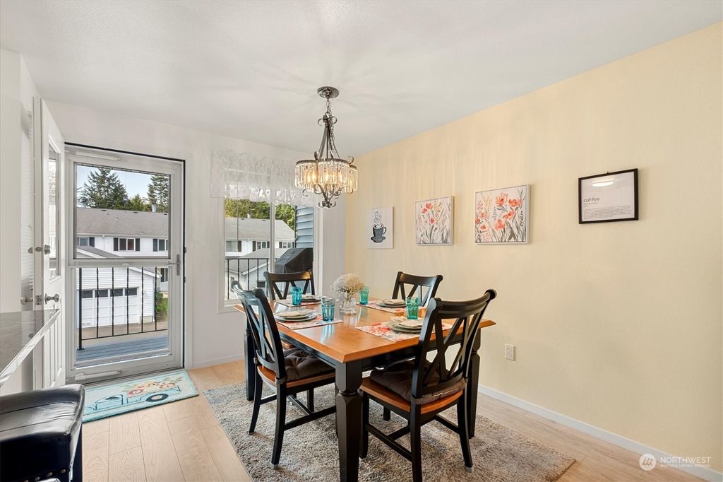 listing image 9361488249422884152