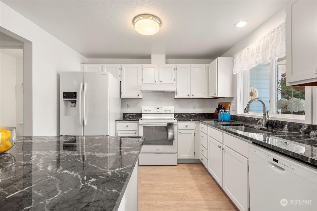 listing image 9360770463931837833