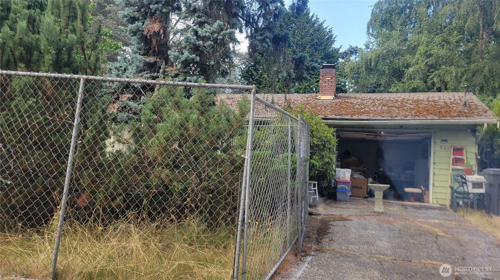 Photo of 8432 NE 138th Street, Kirkland, WA 98034 (MLS # 2421624)