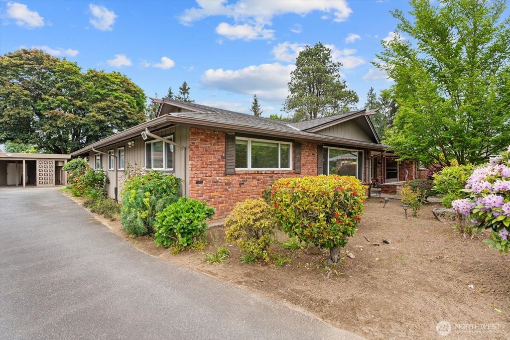 Photo of 4917 65th Street NE, Marysville, WA 98270 (MLS # 2527433)