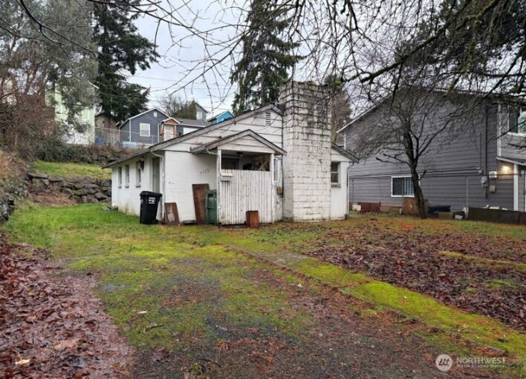 Photo of 5720 37th Avenue S, Seattle, WA 98118 (MLS # 2449257)