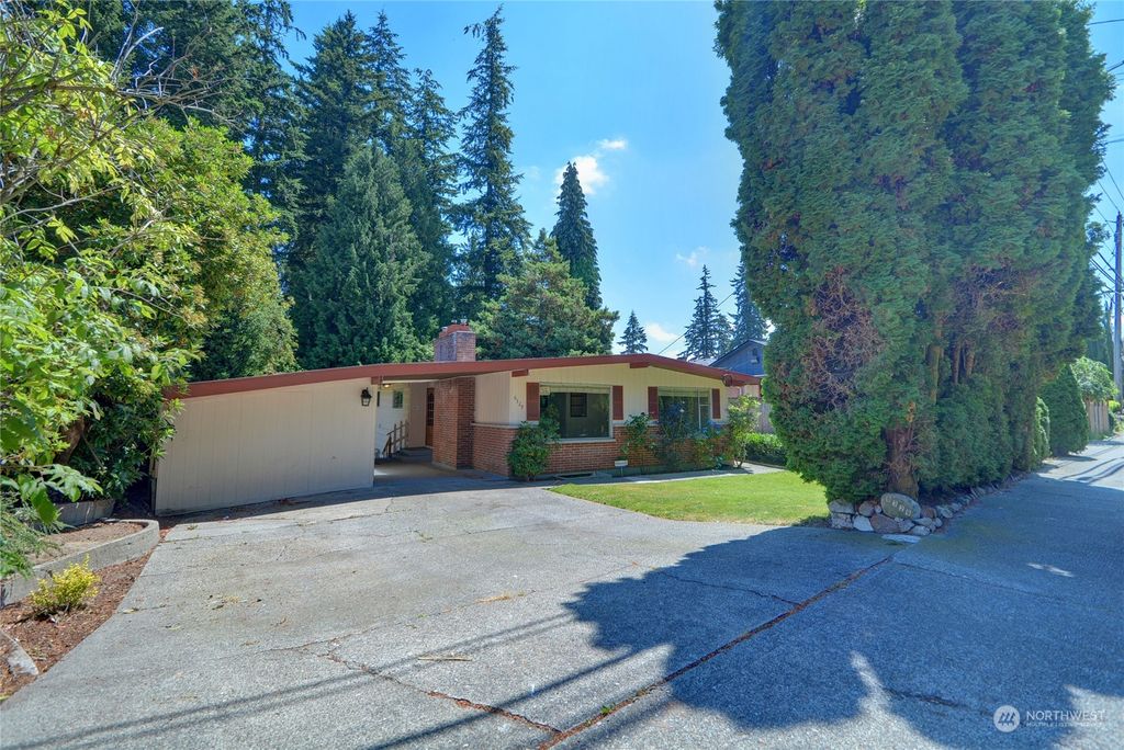 Photo of 6329 Beverly Lane, Everett, WA 98203 (MLS # 2259869)