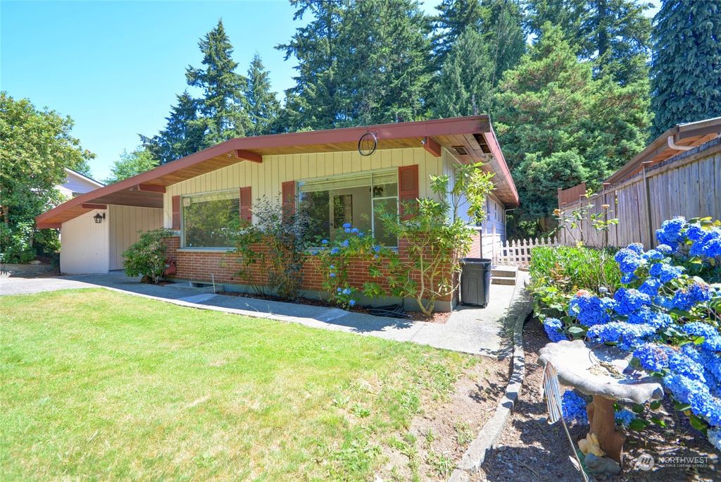 Photo of 6329 Beverly Lane, Everett, WA 98203 (MLS # 2259869)
