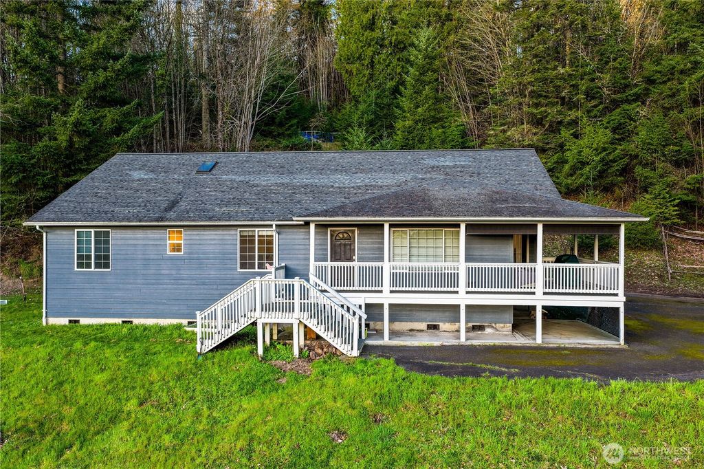 Photo of 118 Clark Creek Road, Longview, WA 98632 (MLS # 2500023)