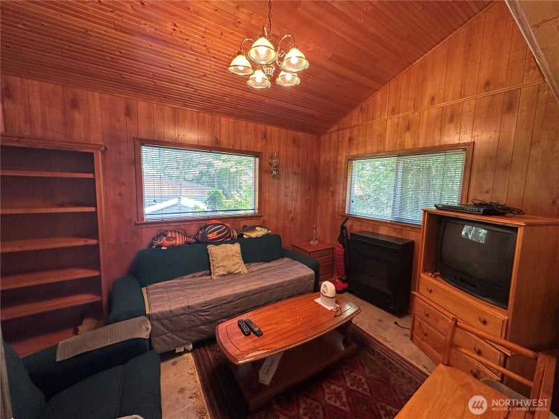 44772 Nika Kena Trail