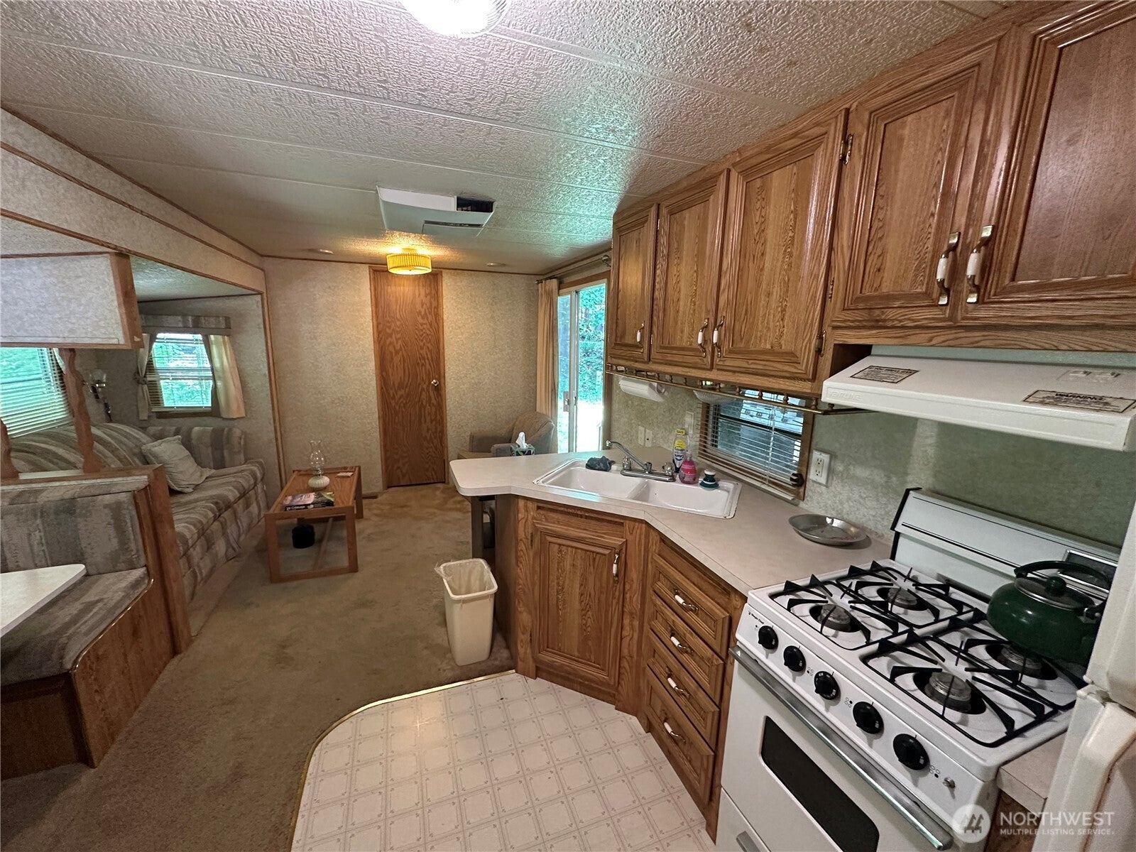 44772 Nika Kena Trail