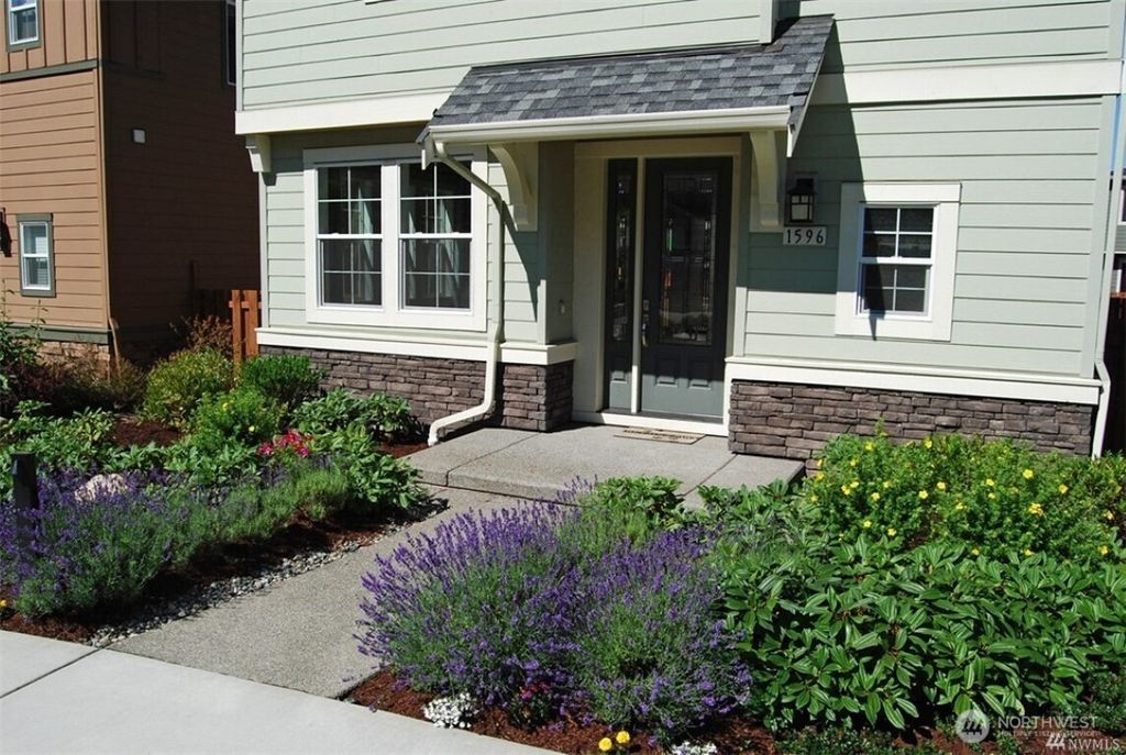 Photo of 1596 NE Falls Drive, Issaquah, WA 98029 (MLS # 2460199)