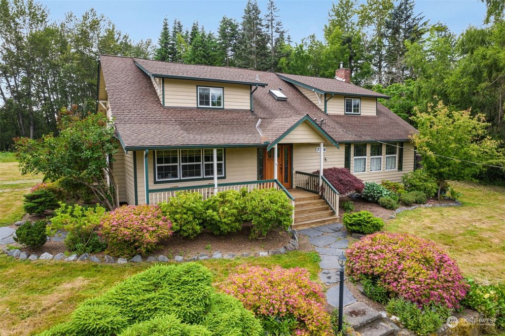 Photo of 7320 69th Avenue SE, Snohomish, WA 98290 (MLS # 2126775)