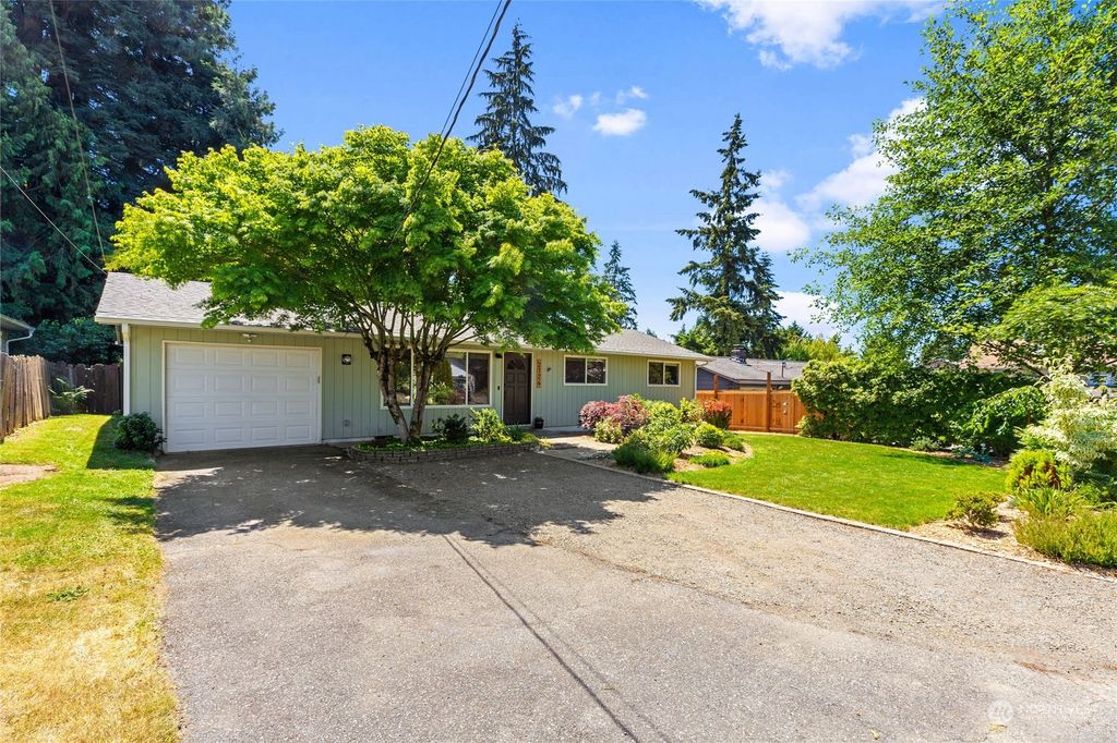 Photo of 2124 201st Place SW, Lynnwood, WA 98036 (MLS # 2259273)
