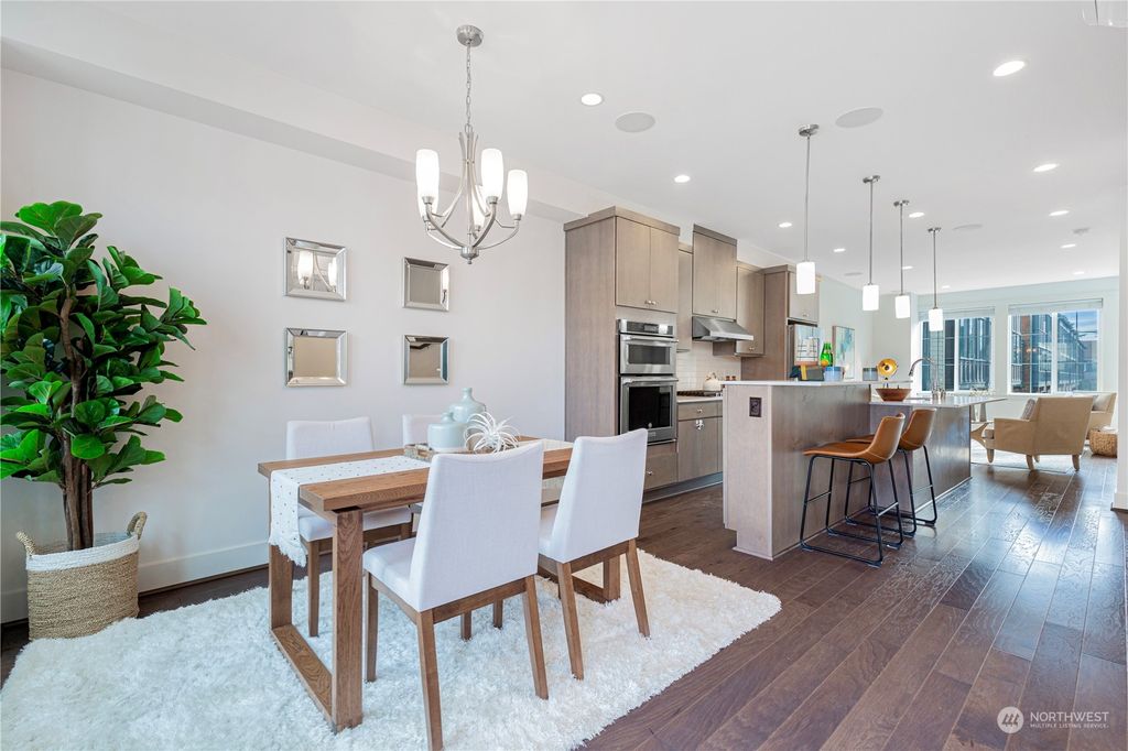 Photo of 901 W McGraw Street #4, Seattle, WA 98119 (MLS # 2200667)