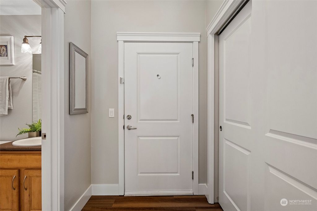 listing image 9362357364491252964