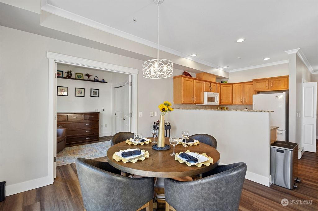 listing image 9369307564329120591