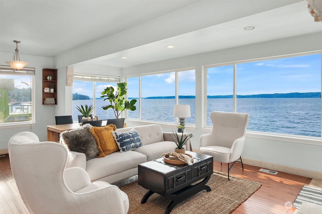 Photo of 28422 Redondo Beach Drive S, Des Moines, WA 98198 (MLS # 2202287)