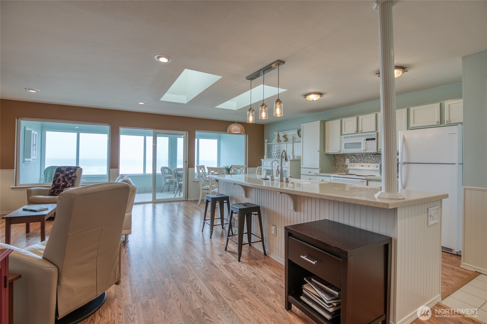 1443 Ocean Shores Boulevard SW 302