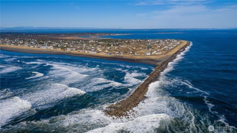 Photo of 1443 Ocean Shores Boulevard SW #302, Ocean Shores, WA 98569 (MLS # 2529446)