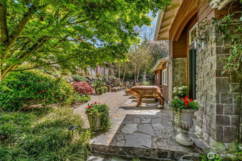 Photo of 932 9th Avenue N, Edmonds, WA 98020 (MLS # 2365678)