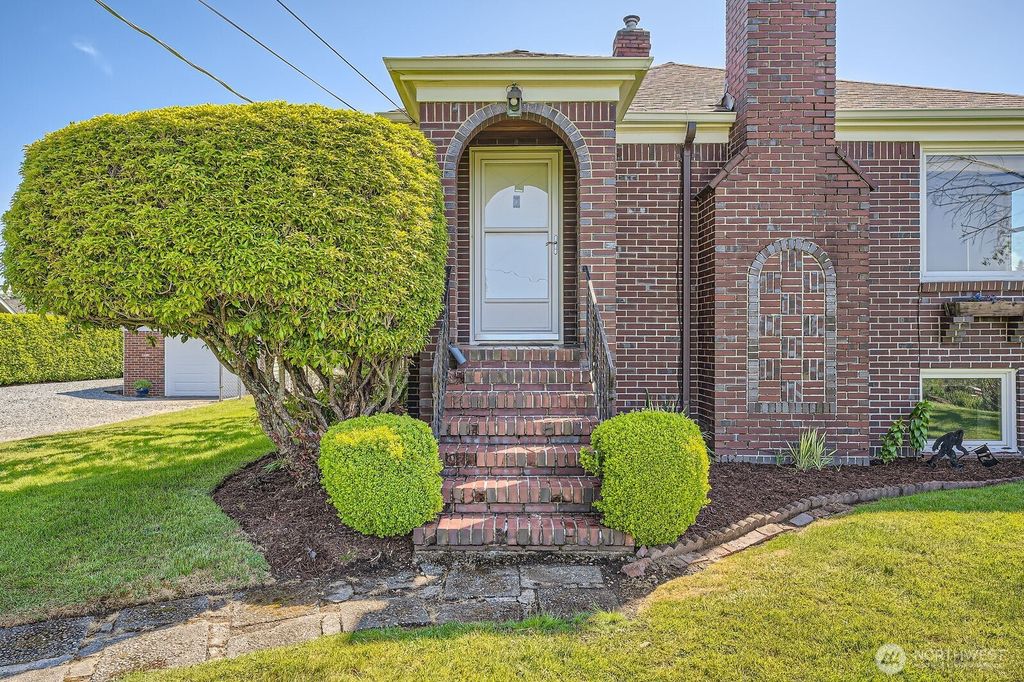Photo of 10758 22nd Avenue SW, Seattle, WA 98146 (MLS # 2379218)