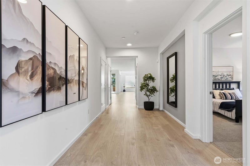 6563 SE 8th Place