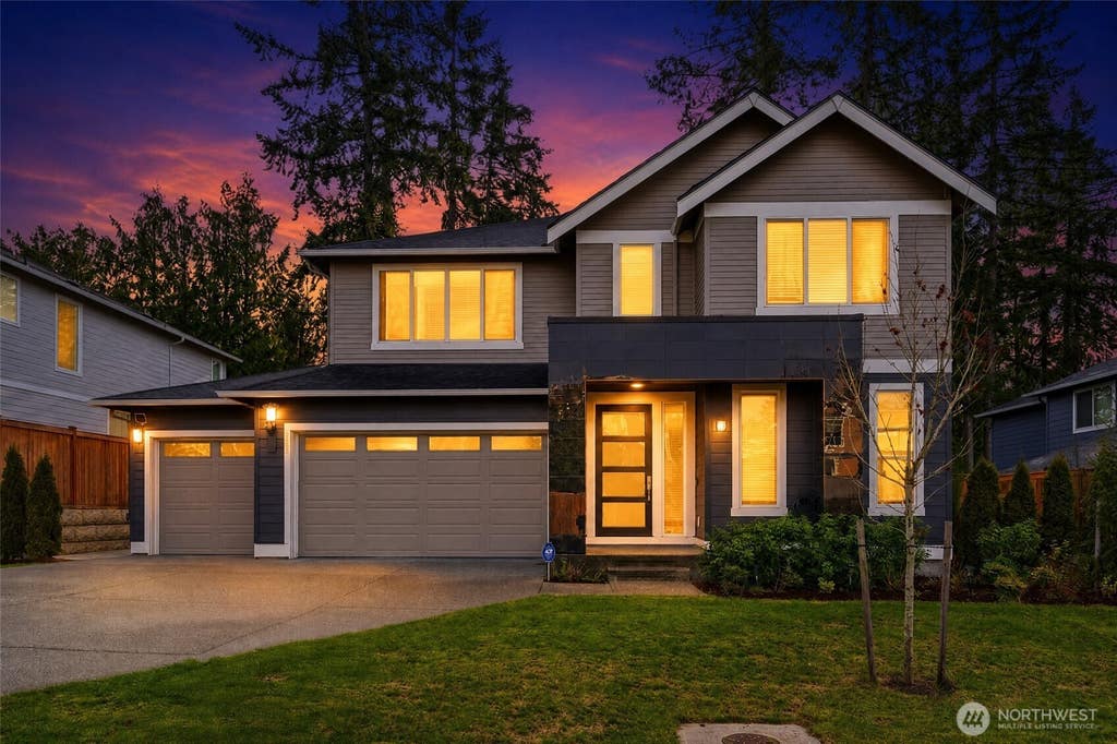 Photo of 6563 SE 8th Place, Renton, WA 98059 (MLS # 2546168)