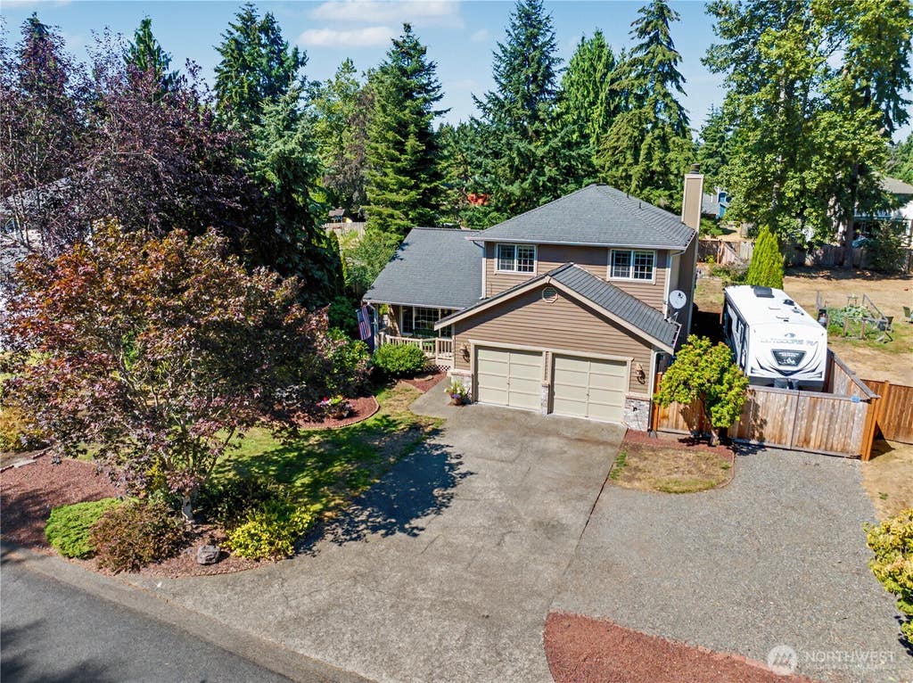 Photo of 11004 209th Avenue E, Bonney Lake, WA 98391 (MLS # 2572468)