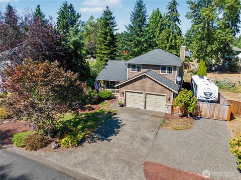Photo of 11004 209th Avenue E, Bonney Lake, WA 98391 (MLS # 2572468)