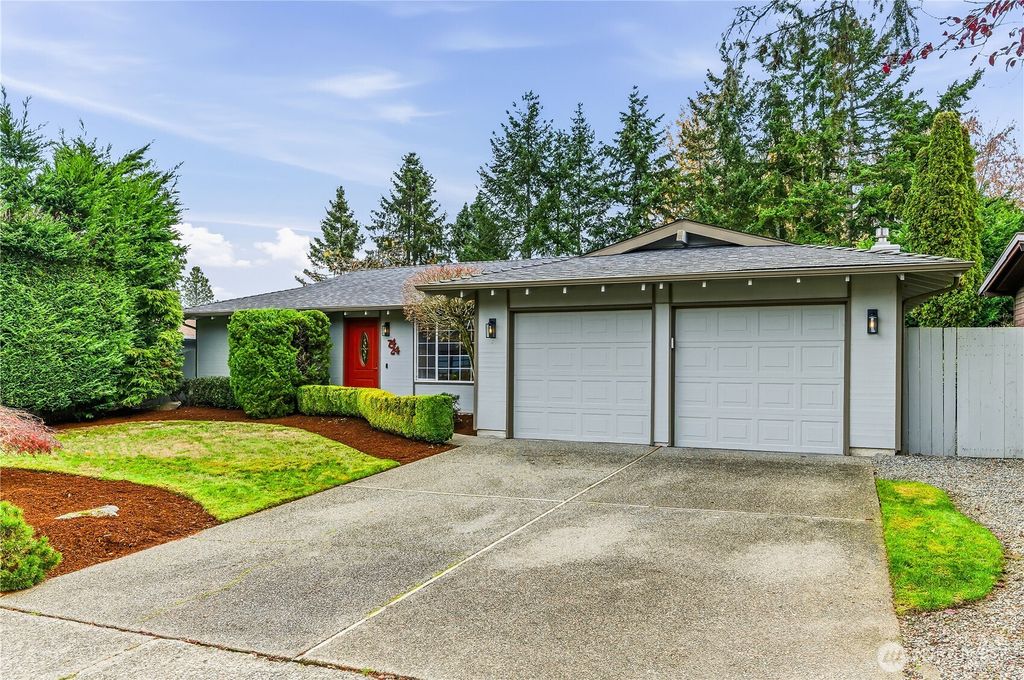 Photo of 7424 141st Avenue NE, Redmond, WA 98052 (MLS # 2454034)