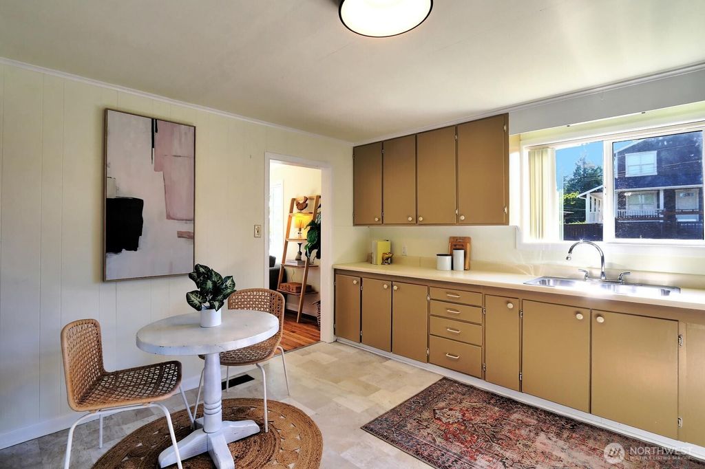 listing image 9364059756386796691