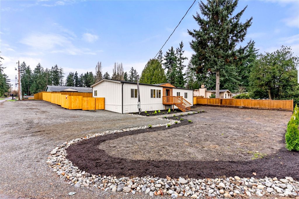 Photo of 35851 12th Avenue SW, Federal Way, WA 98023 (MLS # 2461505)