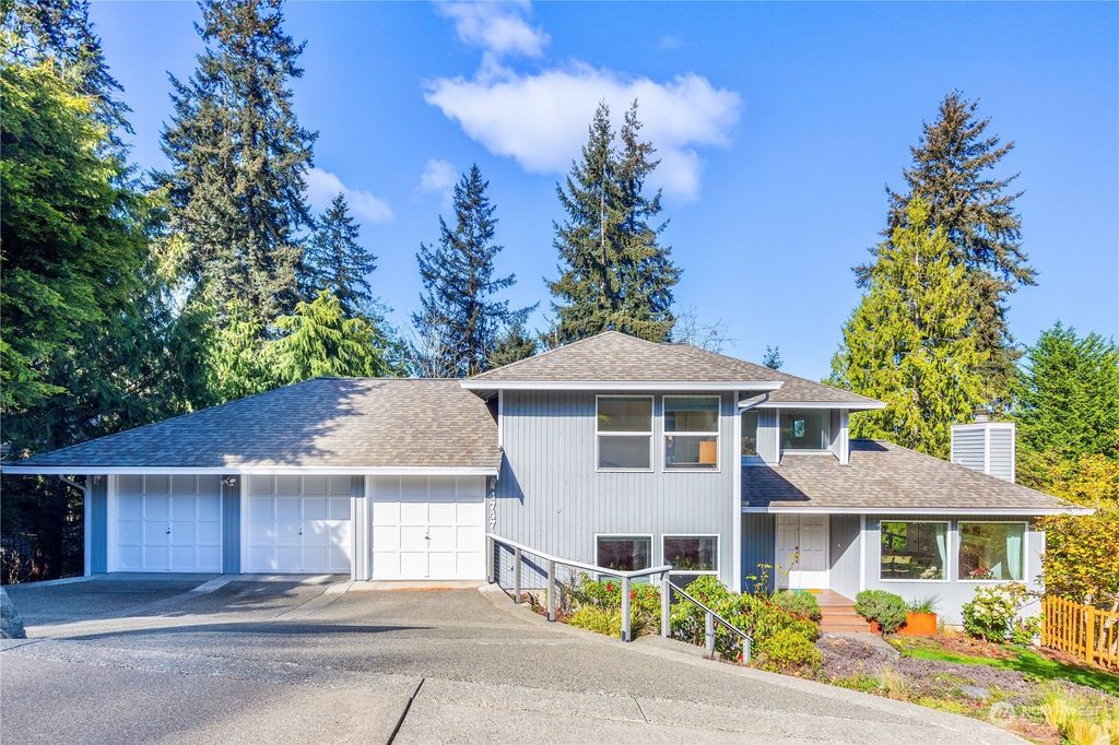 Photo of 4747 153rd Avenue SE, Bellevue, WA 98006 (MLS # 2229713)