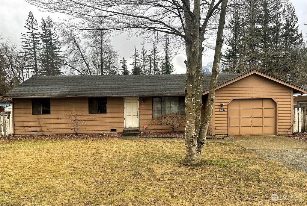 Photo of 256 7th Street, Gold Bar, WA 98251 (MLS # 2025391)