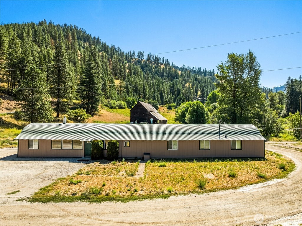 Photo of 10547 Merry Canyon Road, Leavenworth, WA 98826 (MLS # 2557005)