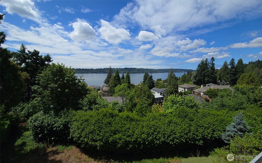 Photo of 13461 64th Place NE, Kirkland, WA 98034 (MLS # 2417905)