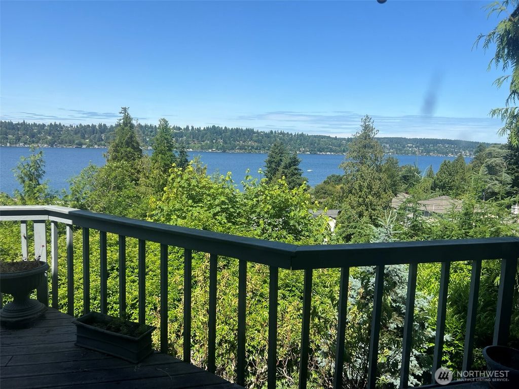 Photo of 13461 64th Place NE, Kirkland, WA 98034 (MLS # 2417905)