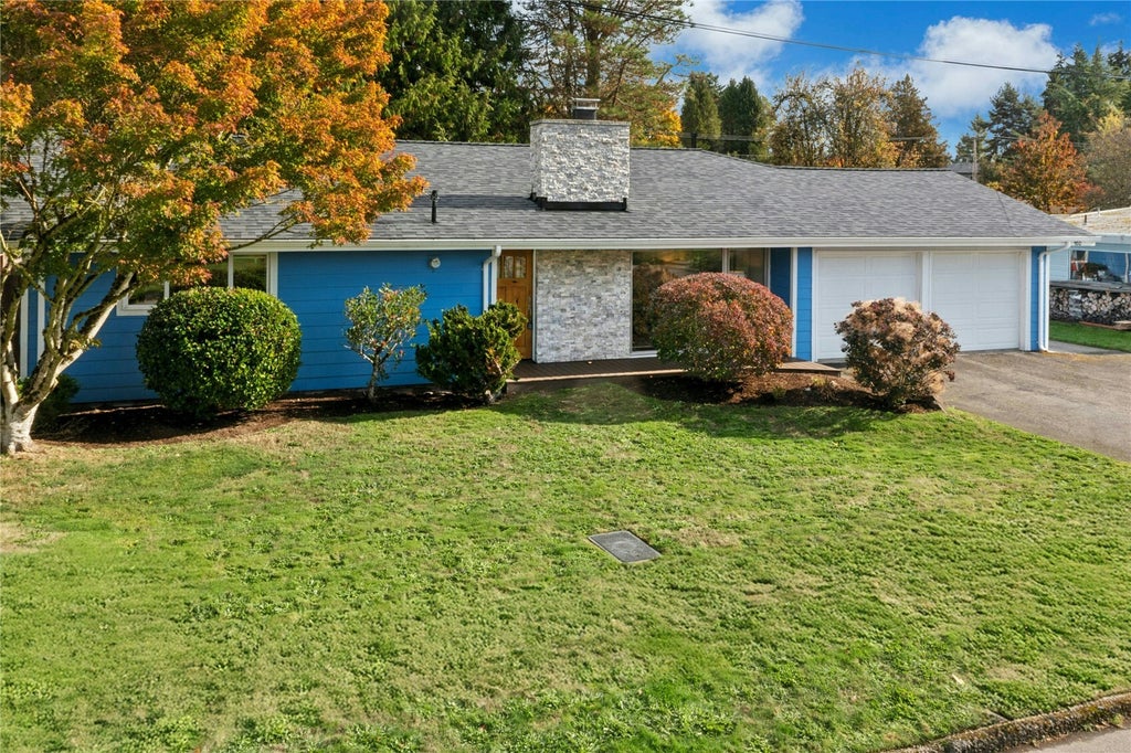 Photo of 920 163rd Avenue SE, Bellevue, WA 98008 (MLS # 2599490)