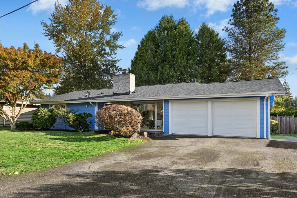 Photo of 920 163rd Avenue SE, Bellevue, WA 98008 (MLS # 2599490)