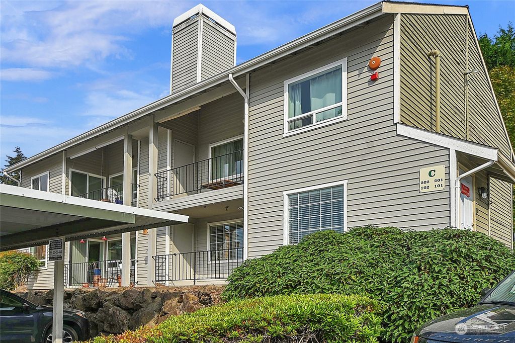 Photo of 1626 Grant Avenue S #C101, Renton, WA 98055 (MLS # 1993339)